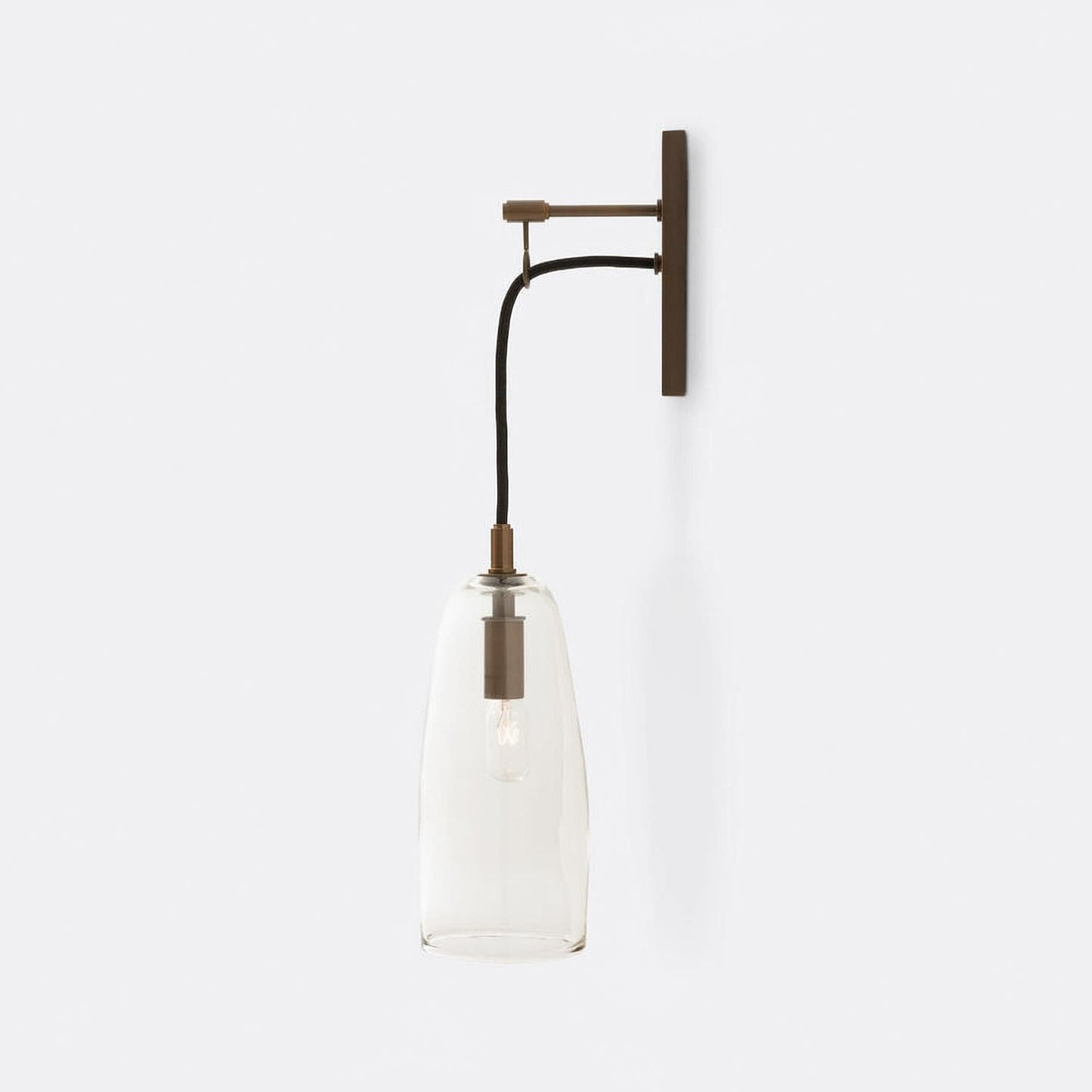 Bovaro Modern Brass Wall Sconce – Sleek Design for Stylish Indoor Lighting