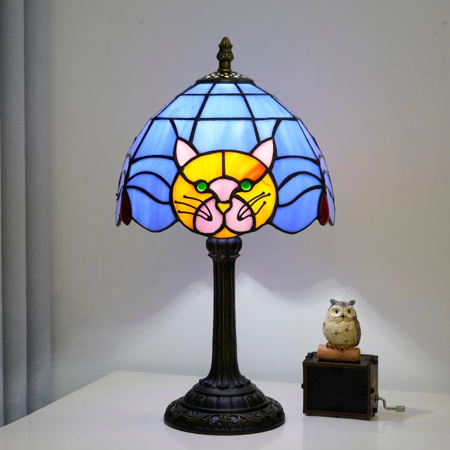 Felume Cat Lovers Vintage Table Lamp – Stained Glass Shade for Cozy Illumination