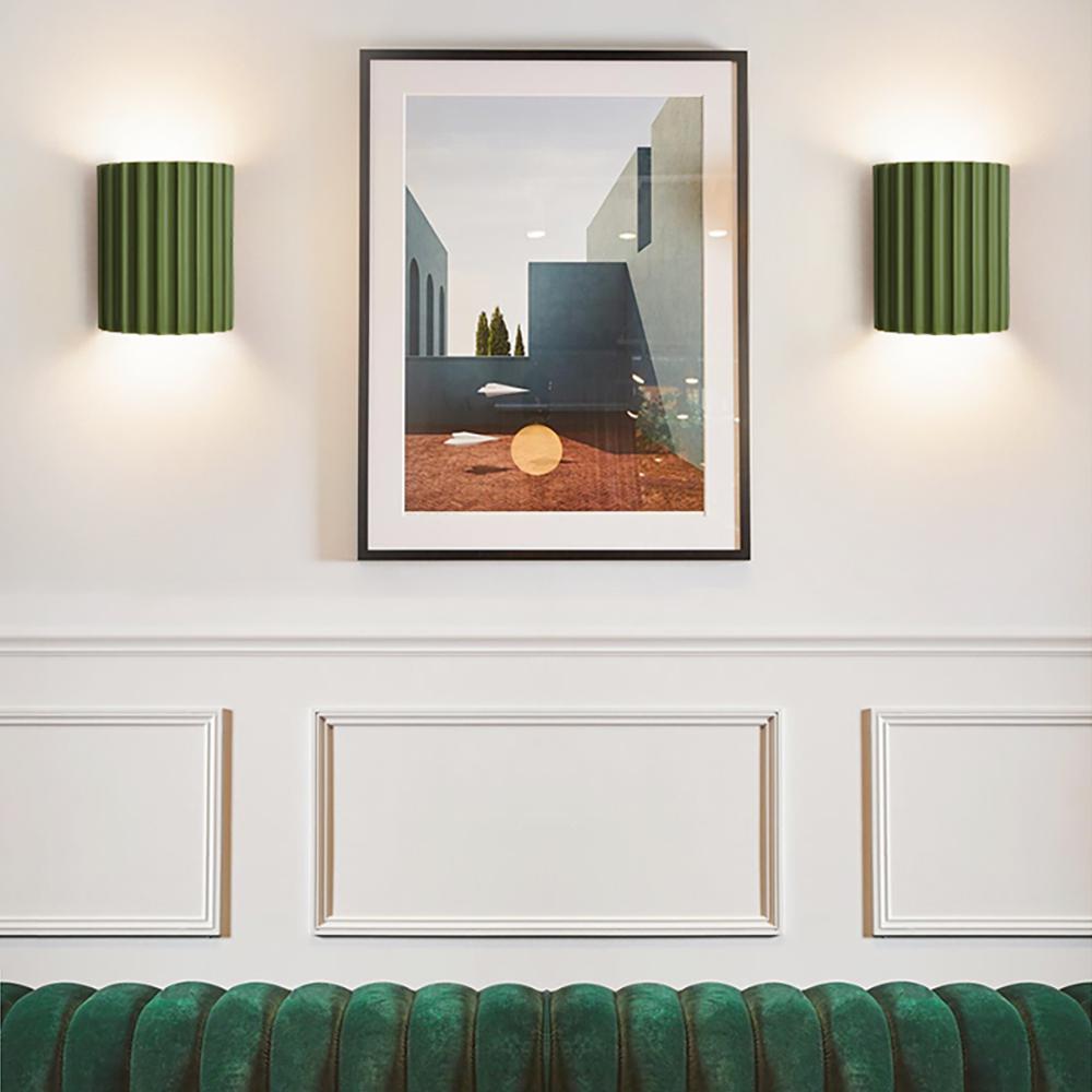 Fern Curve Green Wall Sconce with 2-Light Resin Design