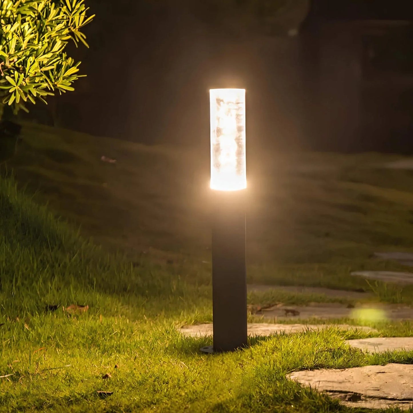 Solvanta Outdoor Pathway Light – Contemporary Garden Lighting for Safe Walkways