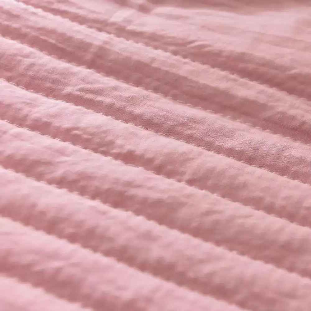 BreezeCool Summer Blanket for Hot Sleepers – Lightweight, Breathable Night Comfort