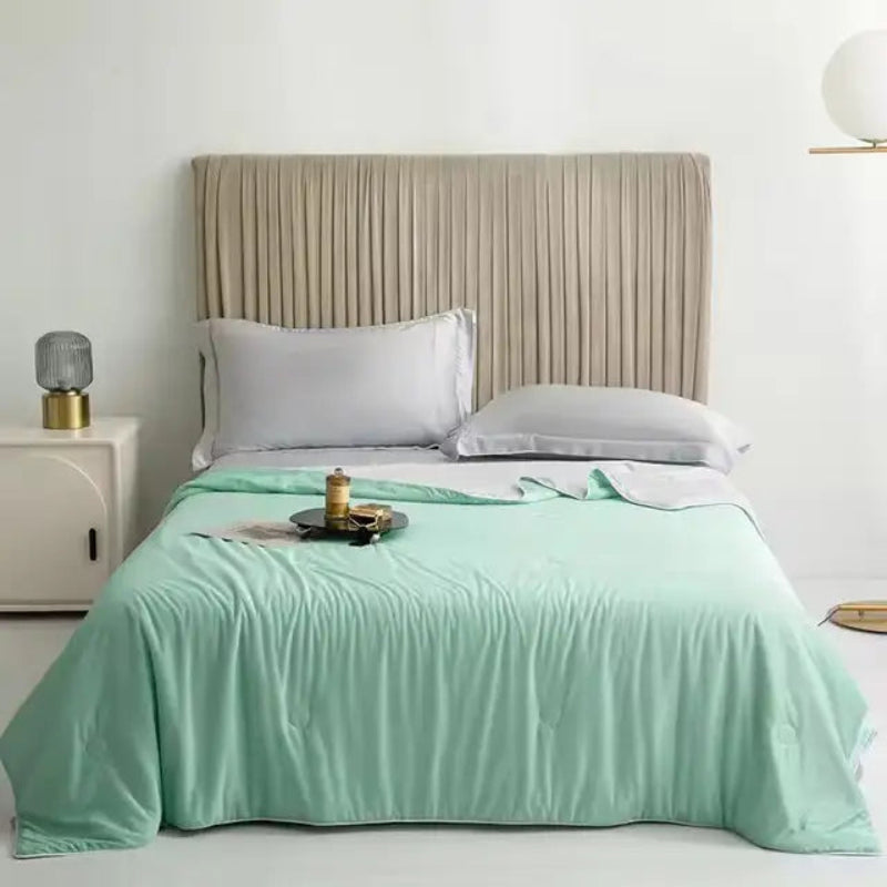 Lunessa Summer Cooling Blanket for Hot Sleepers – Lightweight Breathable Comfort
