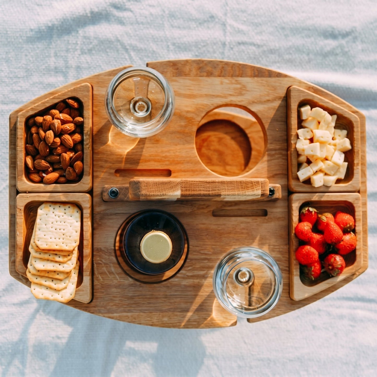 Bita Outdoor Caddy Table – Lightweight Bamboo Design for Easy Picnics