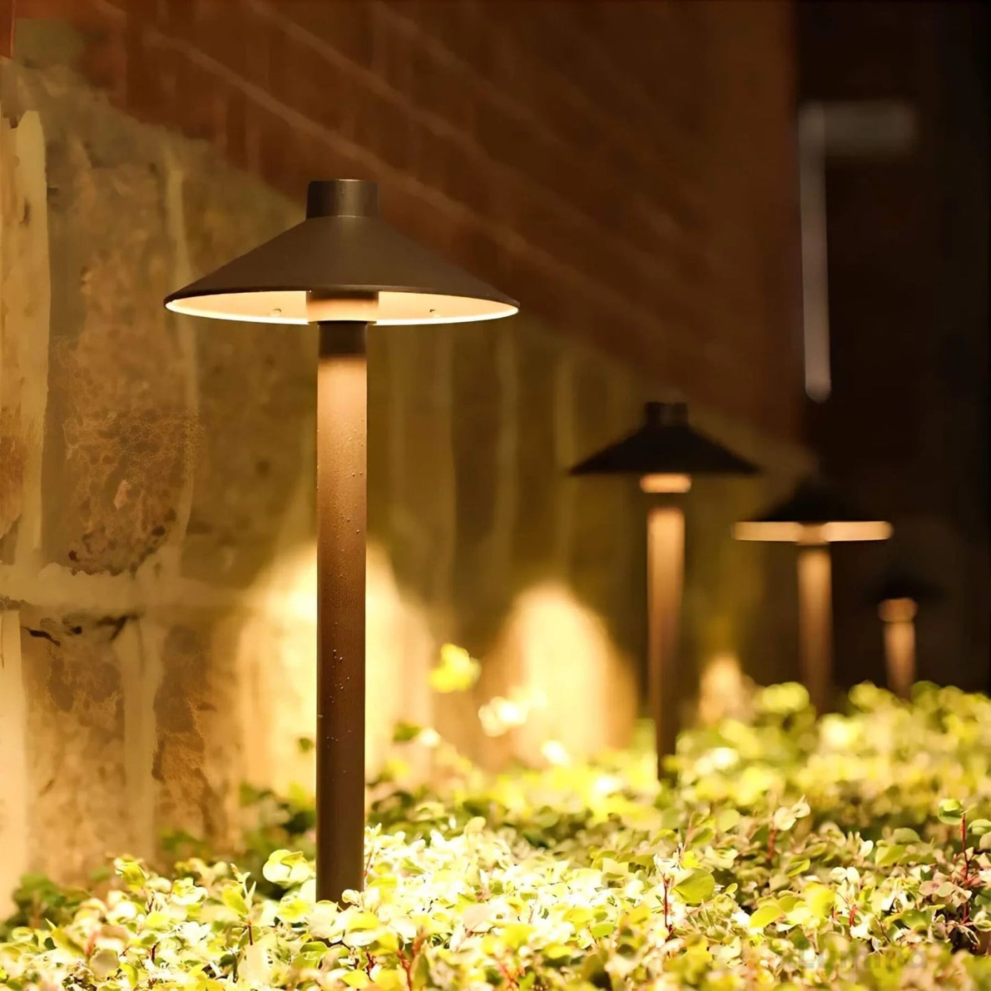 Elarion Outdoor LED Spotlight – Energy-Efficient Modern Garden Landscape Lighting